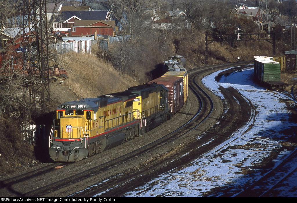 UP 9167 near St Paul